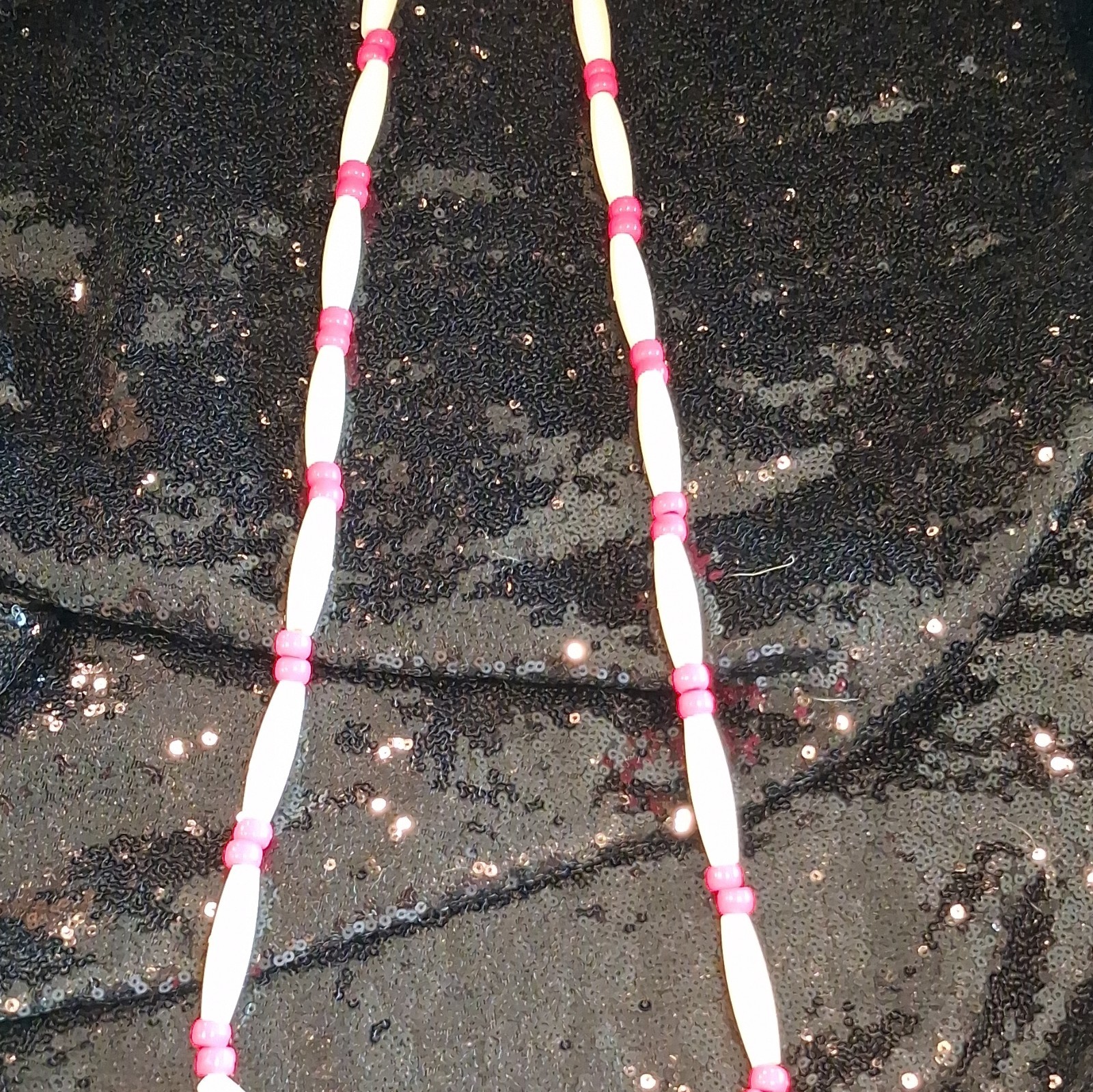 White & Pink Plastic Beaded Necklace Ball/Bead Chain No Stone