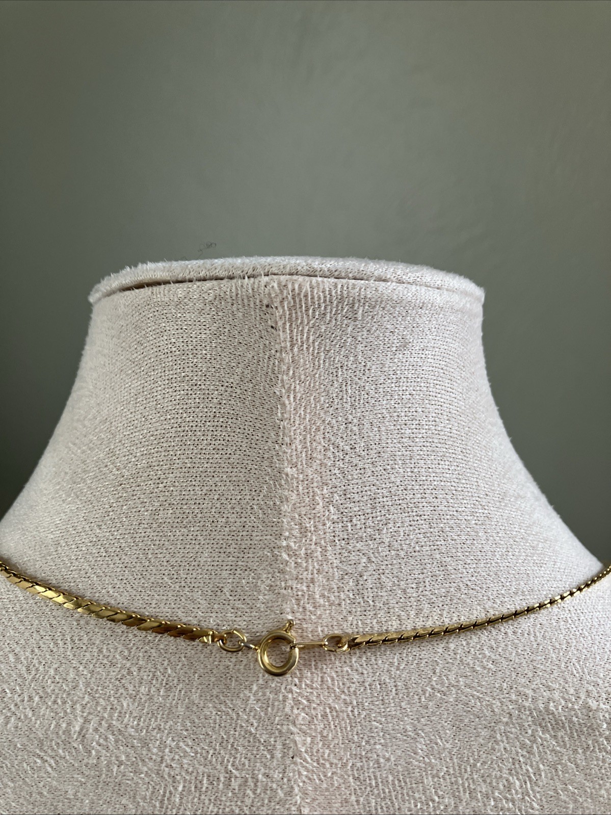 Unisex Gold Tone 24 Inch Chain Necklace With Spring Ring Clasp