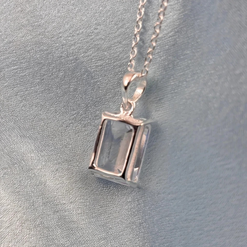 Gorgeous White Zircon Inlaid Pendant Necklace Neck Chain Jewelry Accessory