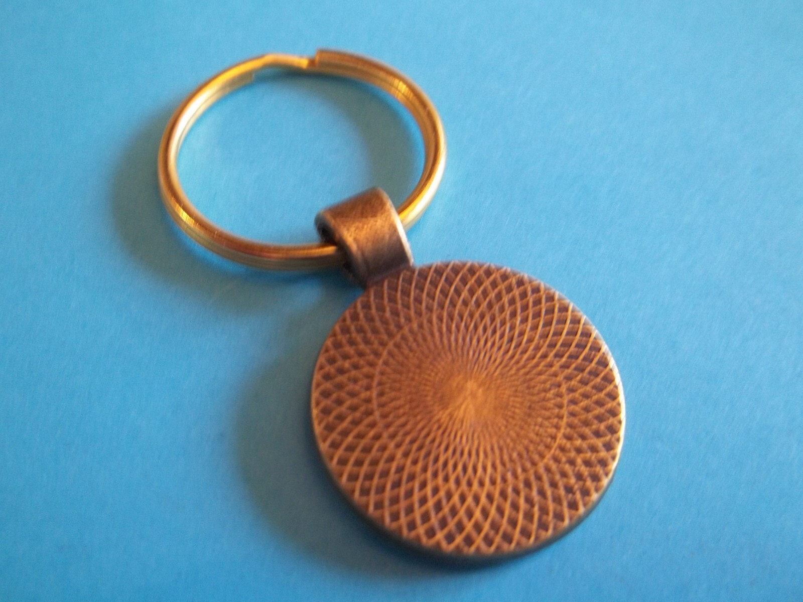 ONE (1) CENT – USA – LINCOLN BRONZE & GOLD CASED PENDANT KEY RING – 1925 to 1982