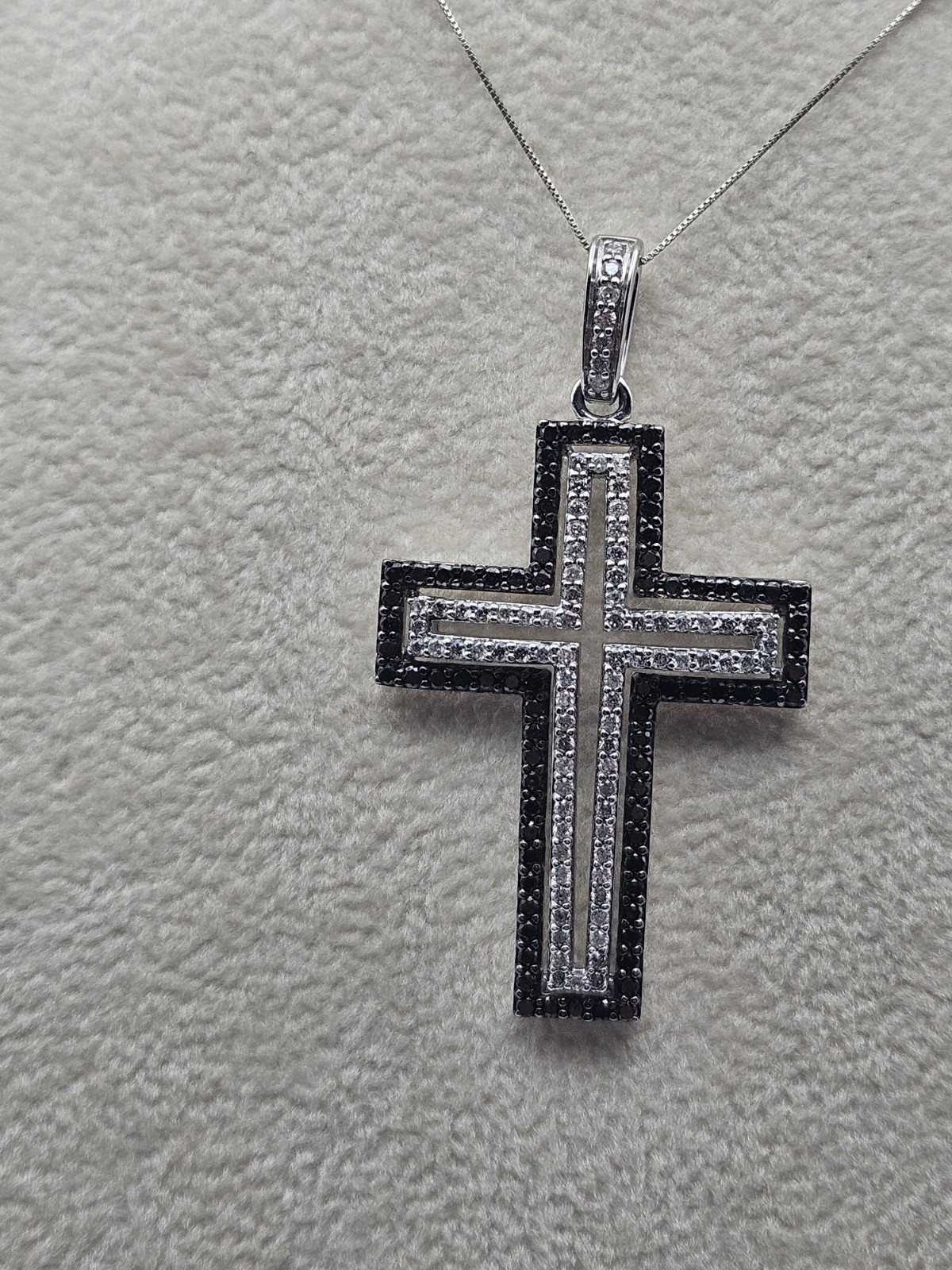 14k Gold Cross Necklace Black And White Natural Diamond Heavy 9 Gram 16.8″