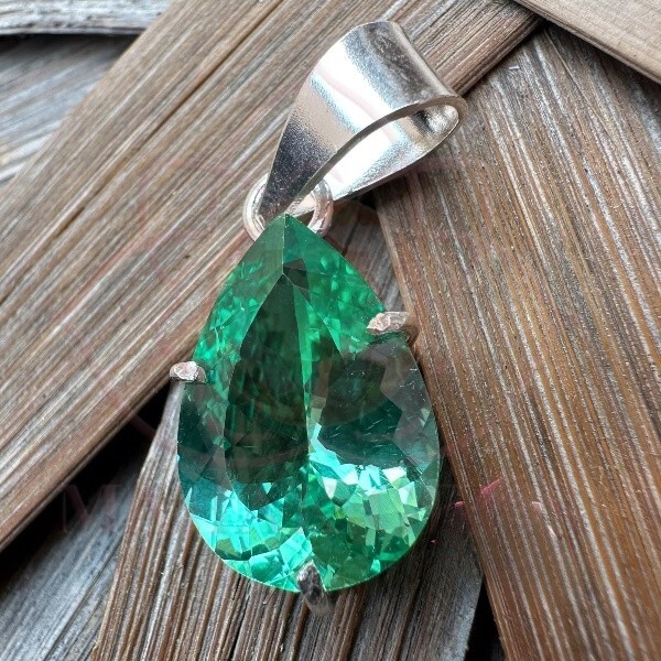 27.65 Ct Certified Natural Green Tourmaline Pendant In 925 Silver – Flawless Gem