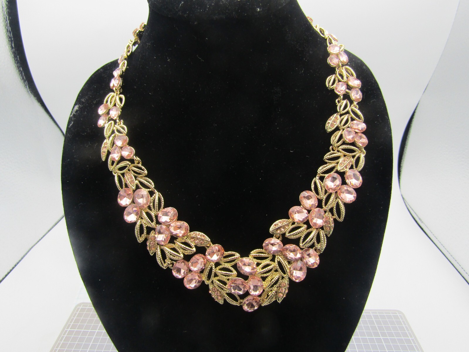 17″ STATEMENT NECKLACE AND EARRING SET GOLD TONE & PINK CRYSTALS NWOT w box