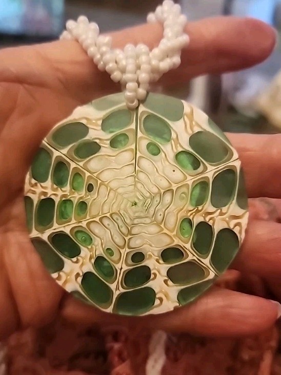 Mosaic Shell Pendant Necklace Plus Matching Stretch Bracelet 18″ 2-3/8″ Disk