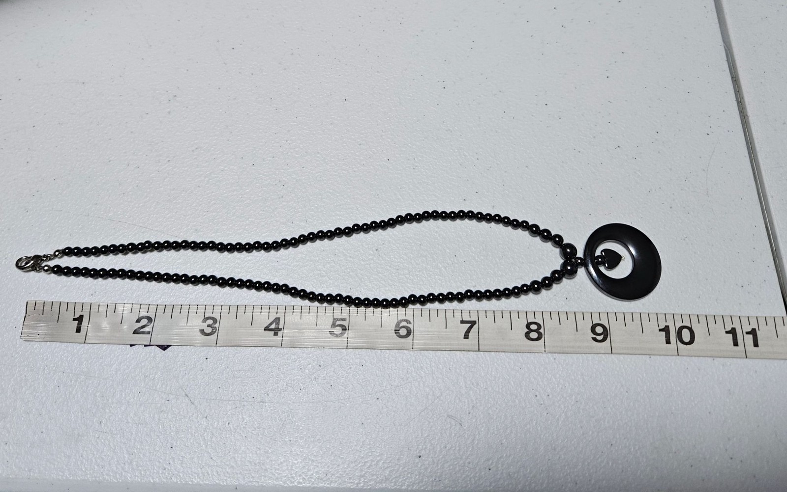 Modern Pendant Beaded Necklace Black Circle Heart Minimalist Fashion Jewelry