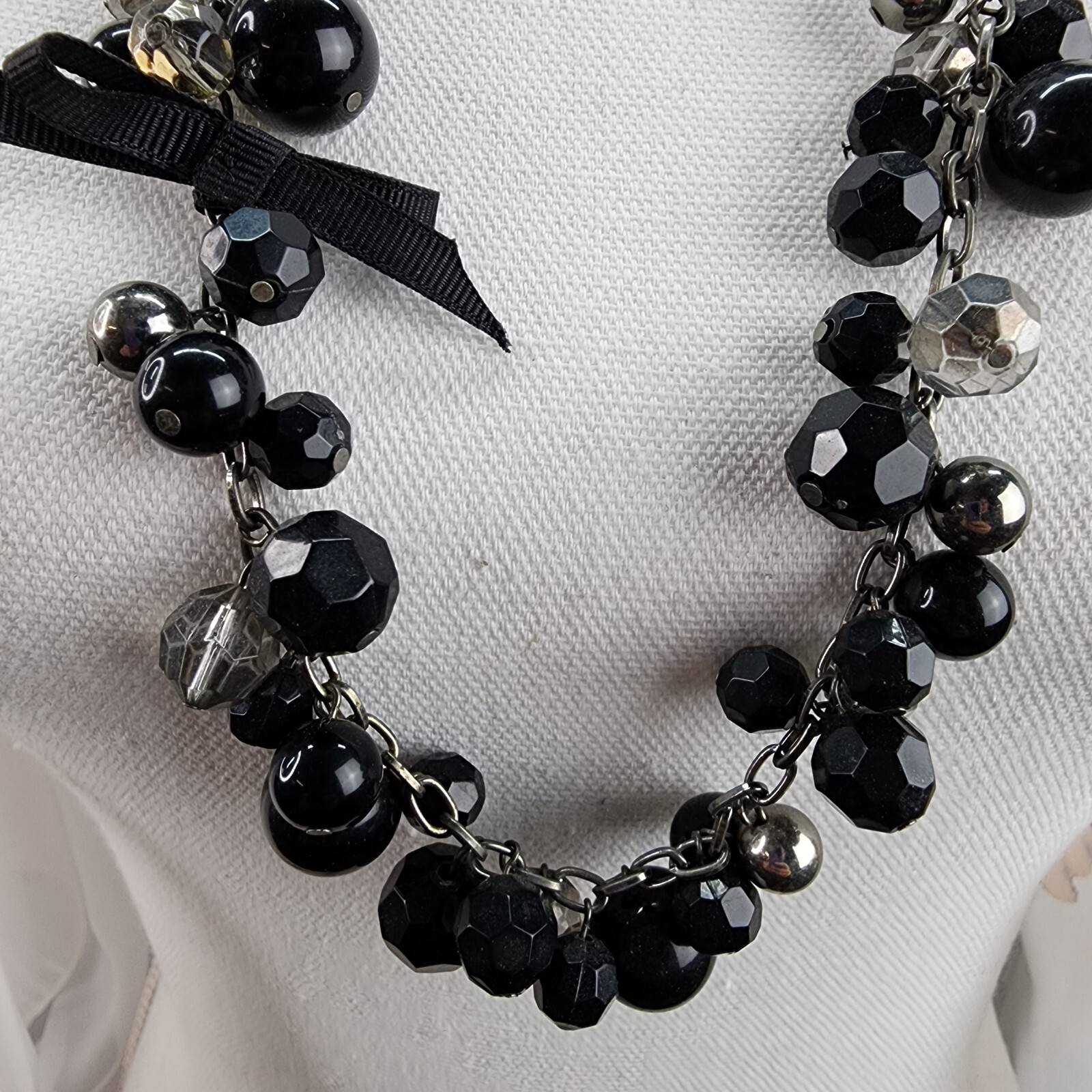Women Fashion Jewelry Necklace 15″ Silver Metal Ribbon Bow Tie Long Black Bead