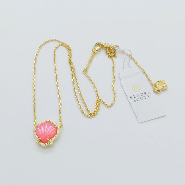 New Kendra Scott Brynne Gold Short Pendant Necklace In Pink Blush Shell