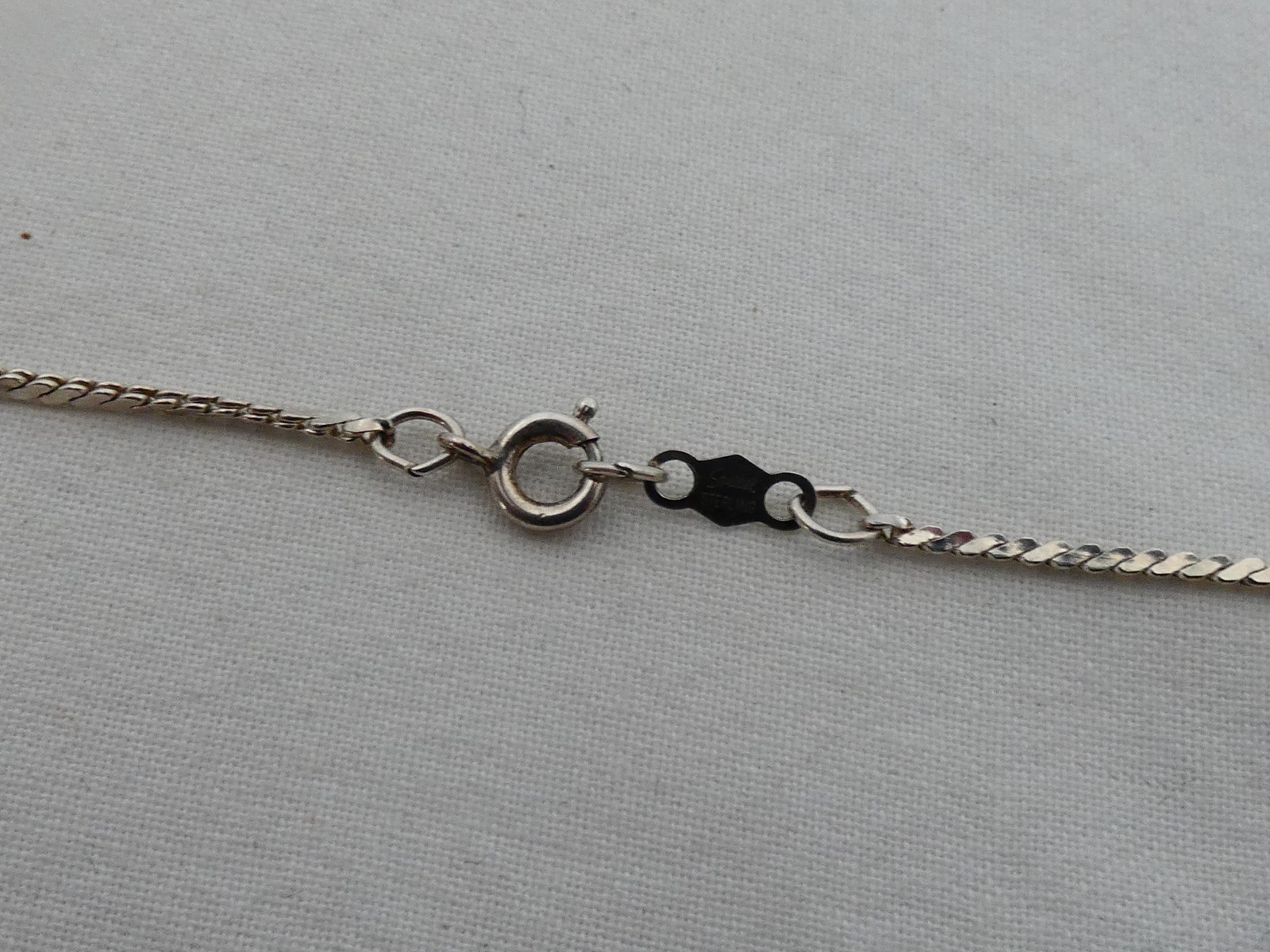 Estate Sterling Silver 18″ Fine 2mm Necklace DO-19