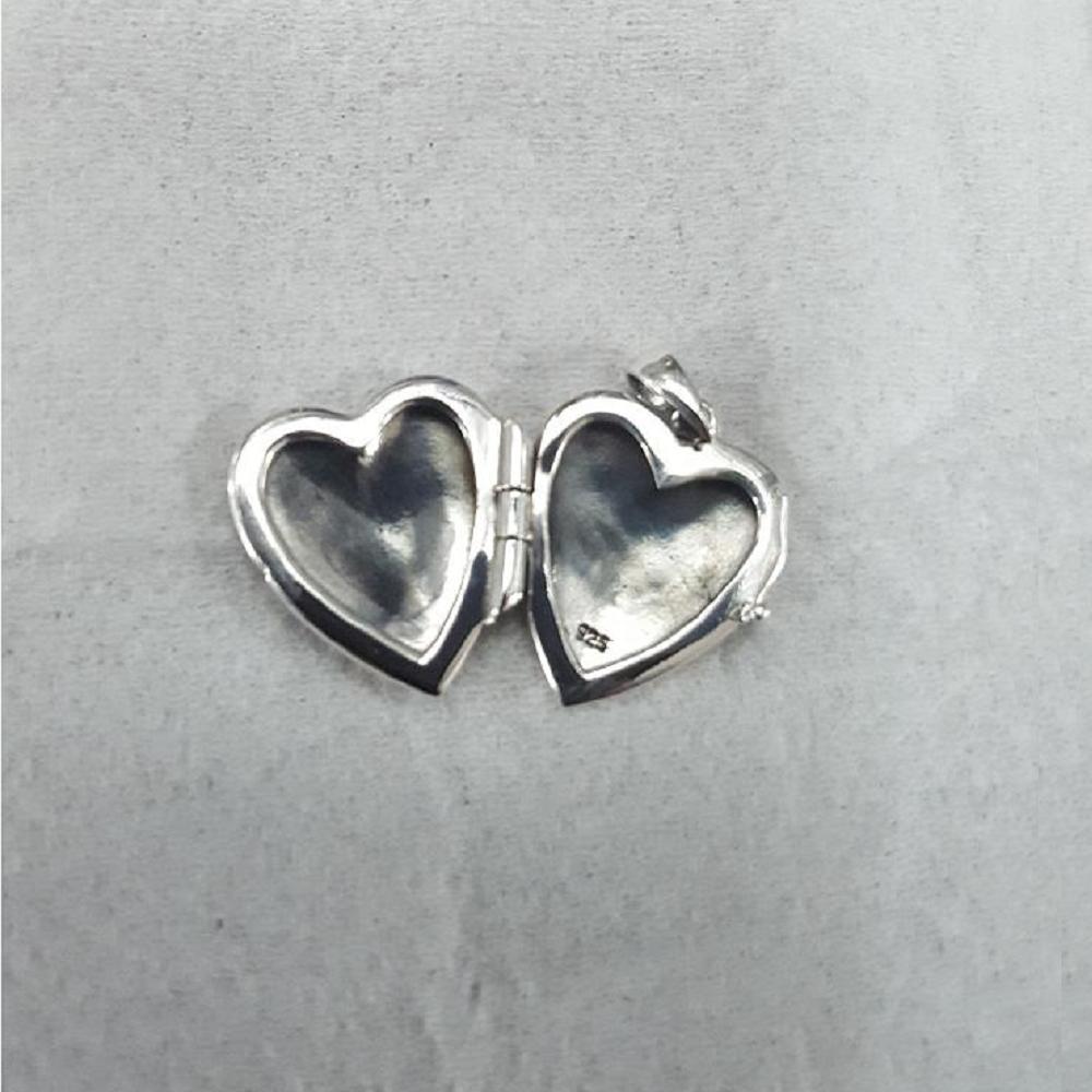 Sterling Silver Flawless Quality Heart Locket Pendant, 18″ Italian Box Chain