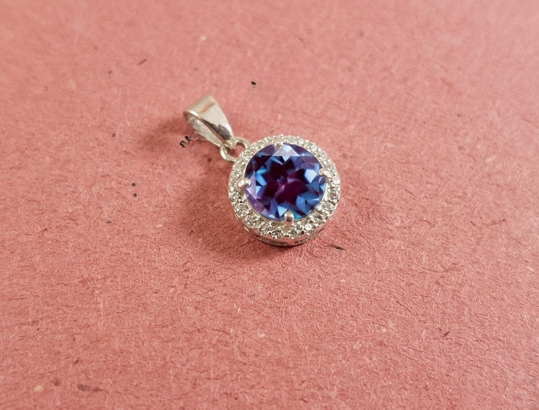 15 Ct Natural Alexandrite Vintage Pendant –Certified Bio-Color Gem in Silver 925