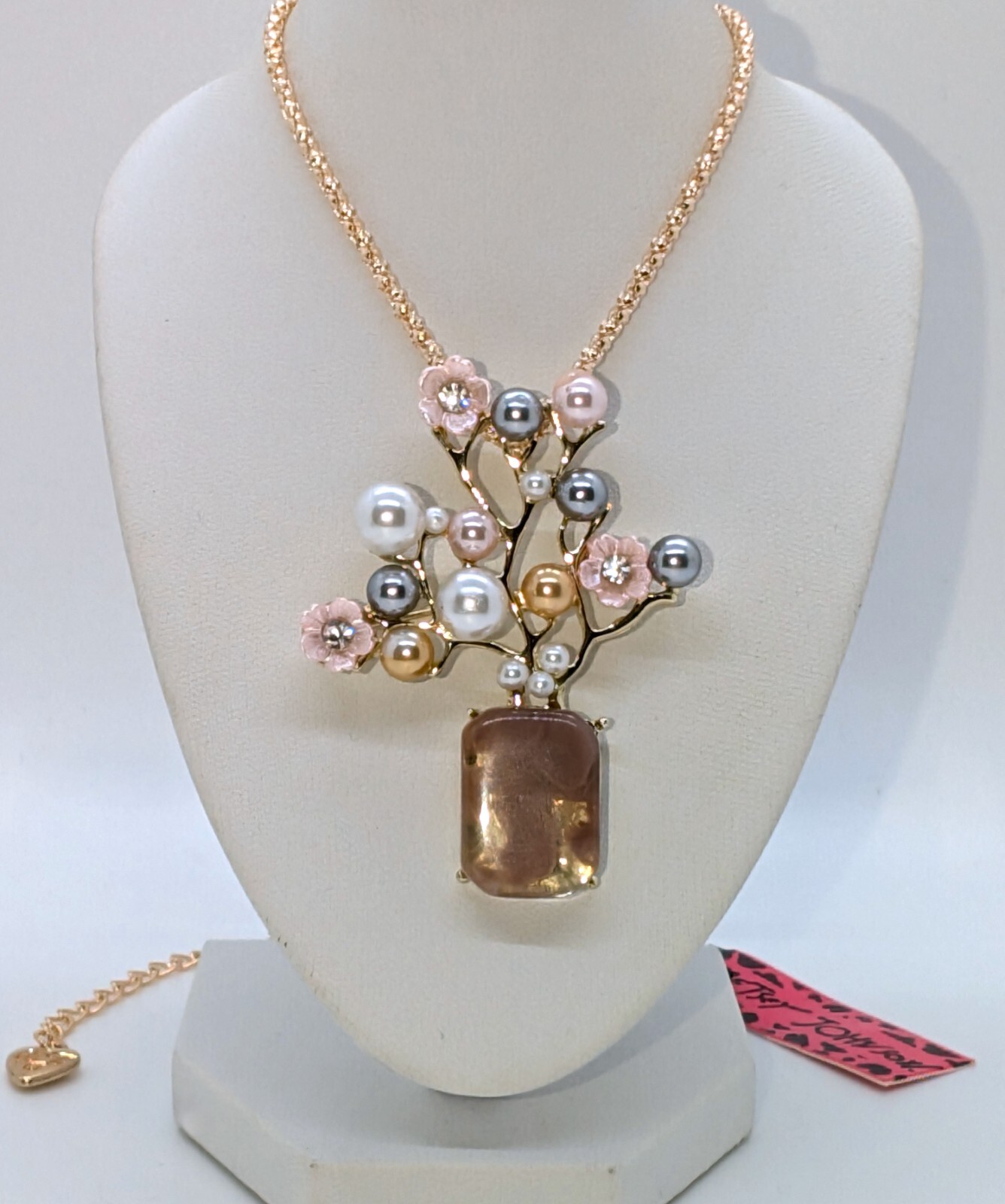 Lovely! Betsey Johnson Crystal / Pastel Pearl Floral Arrangement Necklace Brooch