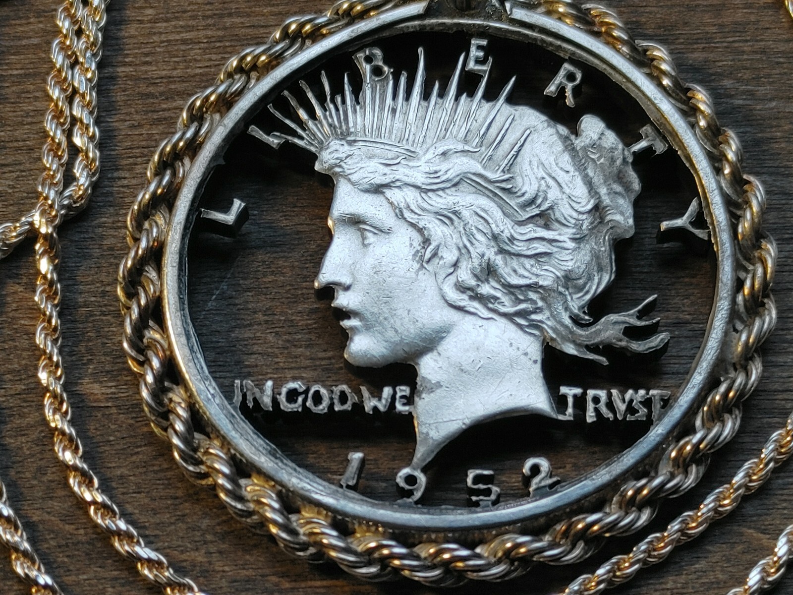 Gem lovely 1952 Mint Peace Liberty SILVER DOLLAR Pendant 24″ 925 Sterling Chain