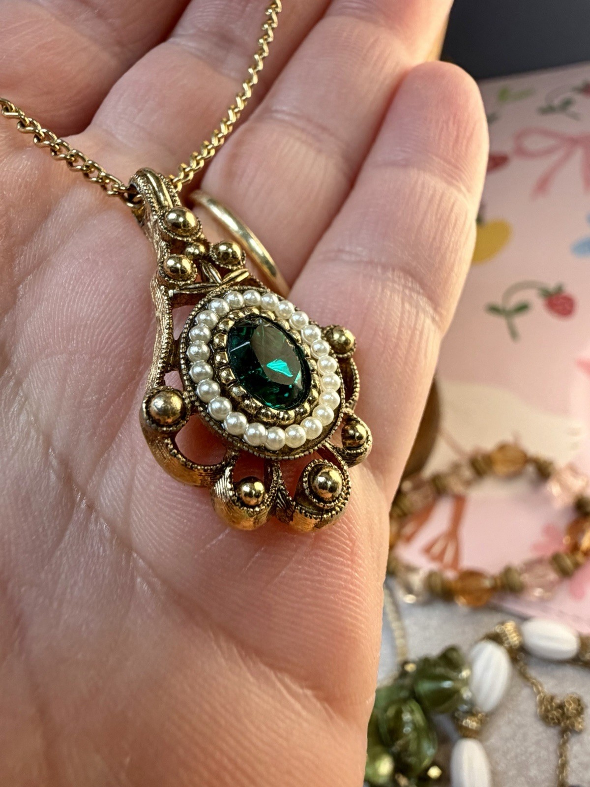 Vintage Avon 70’s Versailles Pendant Gold Tone