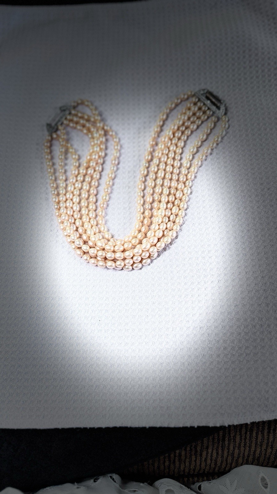 High-quality multi-strand freshwater pearls (6–7mm) with natural iridescent lust