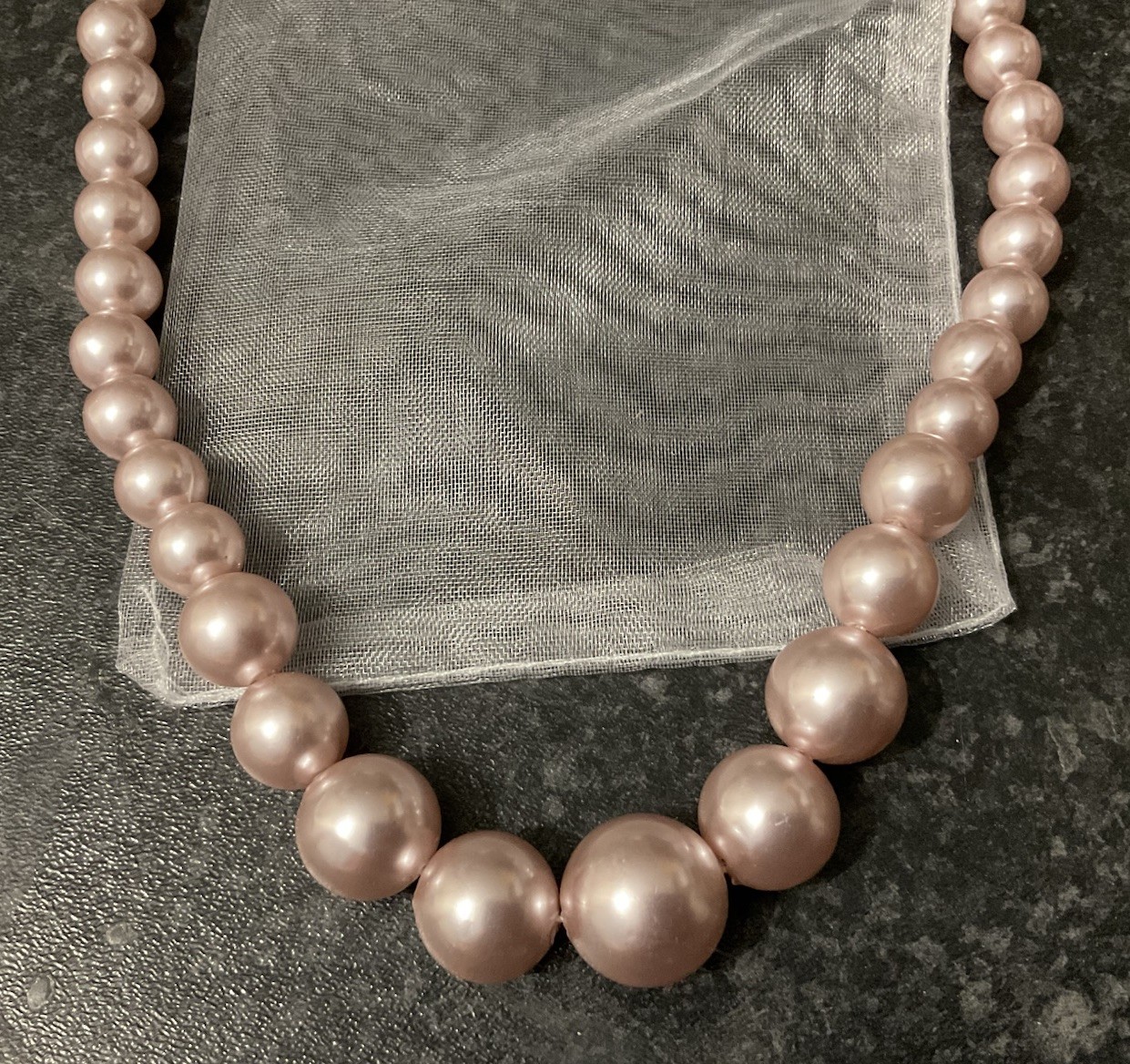 Preloved Baby pink faux Pearl beads necklace 46cm + Extension Classic