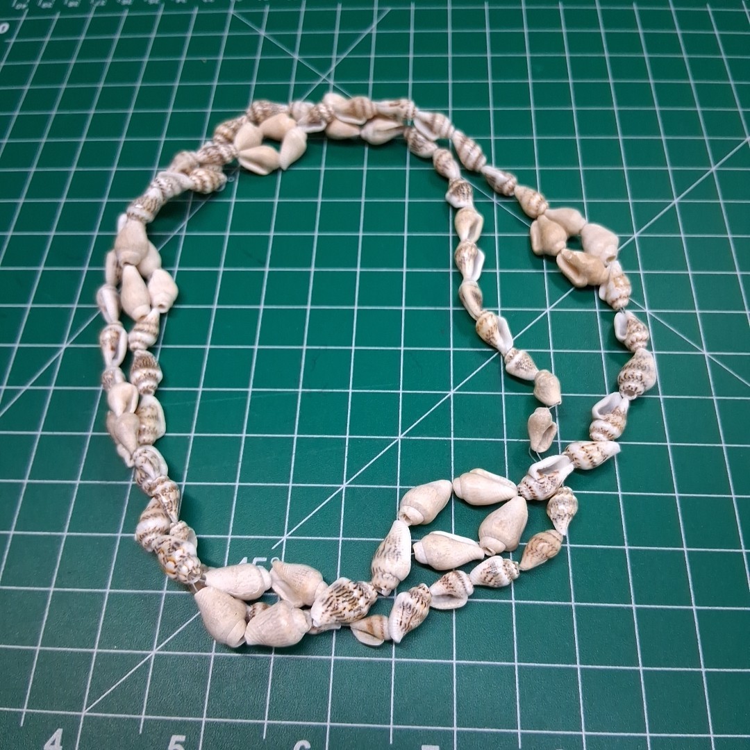 Vintage Brown Miniature Conch Sea Shell 34” Necklace