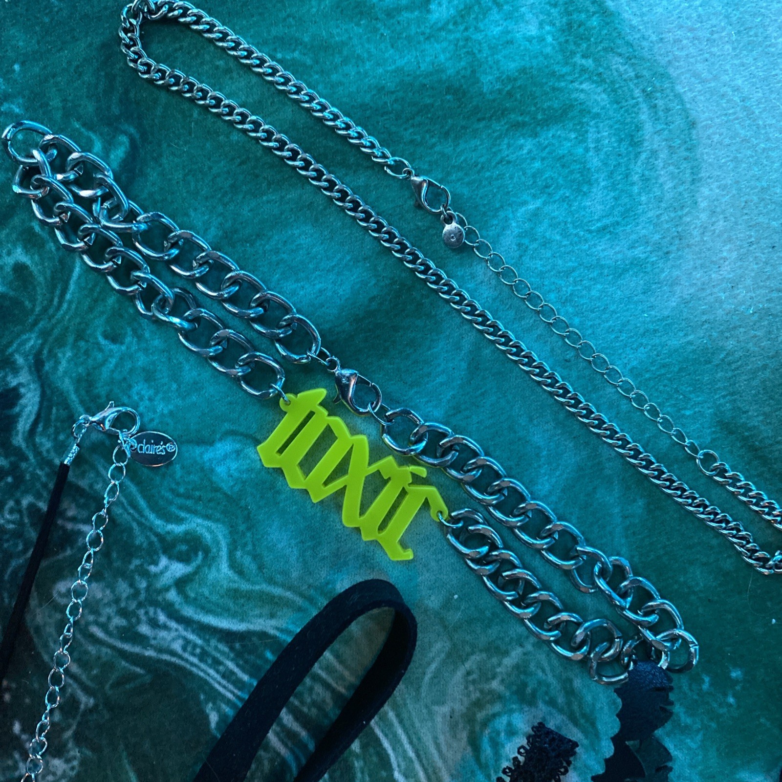 8 Chokers (4 lace-like, 2 string with pendants, 2 chains)