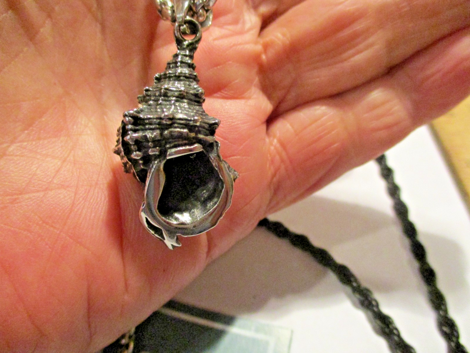 NOS STEEL BY DESIGN Conch Shell Pendant+2 Steel Chains (25″Silver +18″Black)