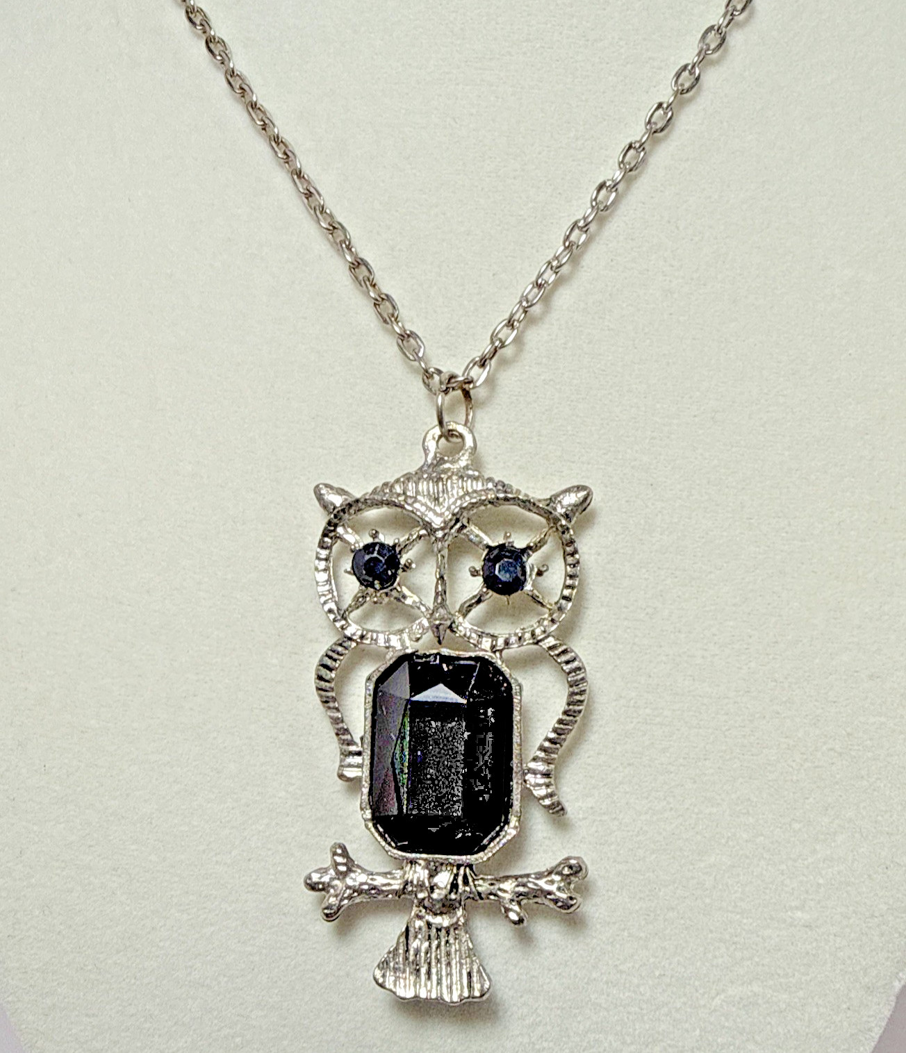 Vintage Style Silver Tone Owl Pendant Necklace Black Rhinestones