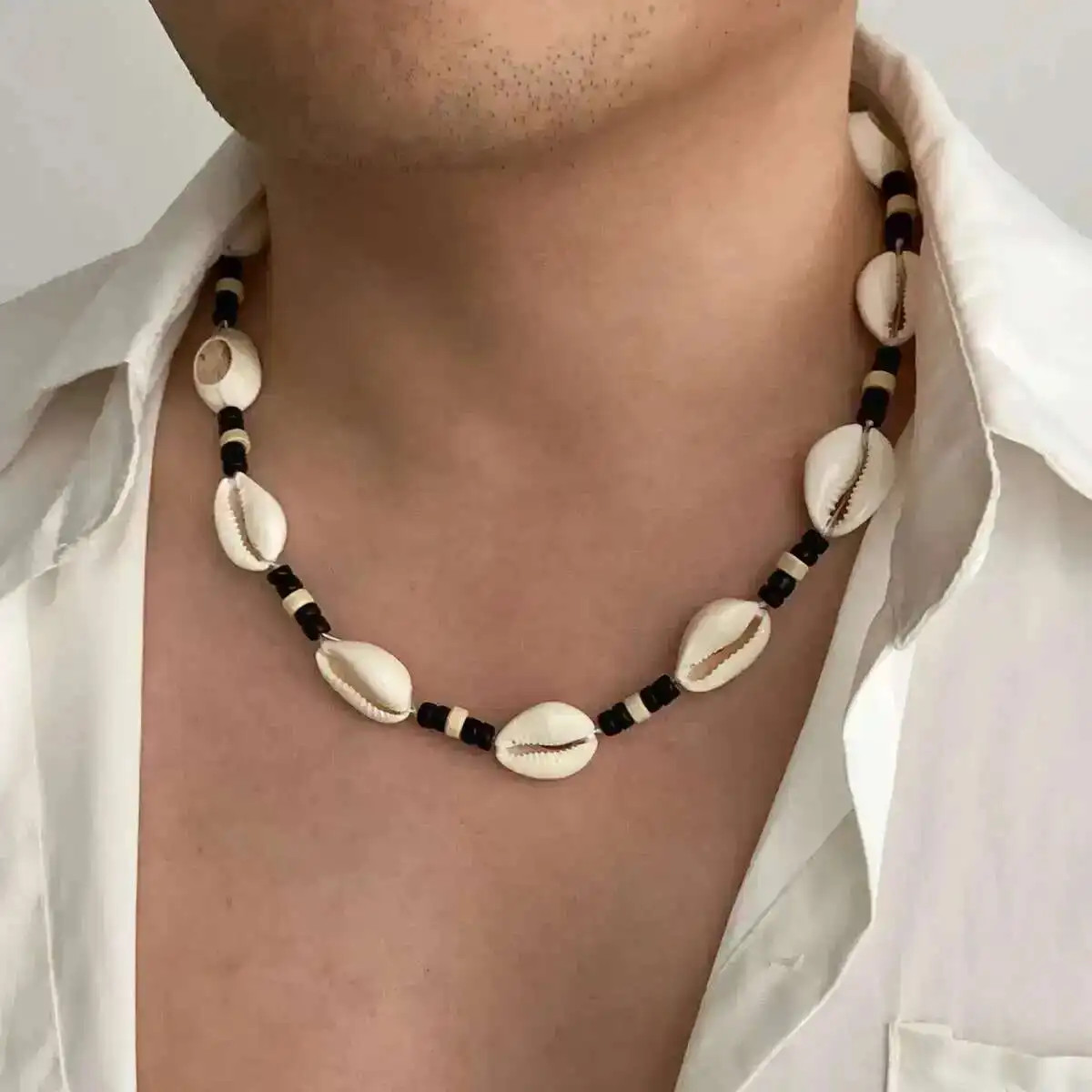 Bohemian Scallop Wood Bead Choker Necklace for Men Retro Adjustable Short