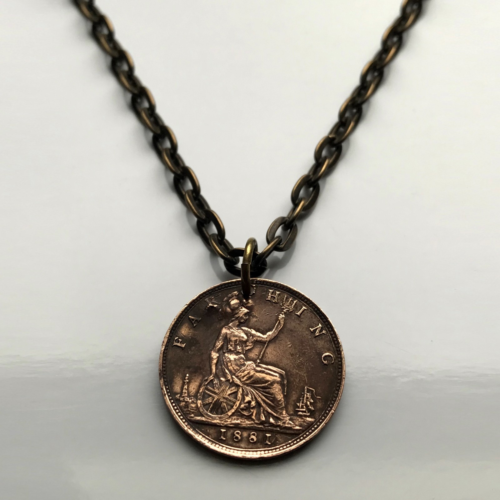 1881 United Kingdom Great Britain 1 Farthing coin pendant Queen Victoria n000232