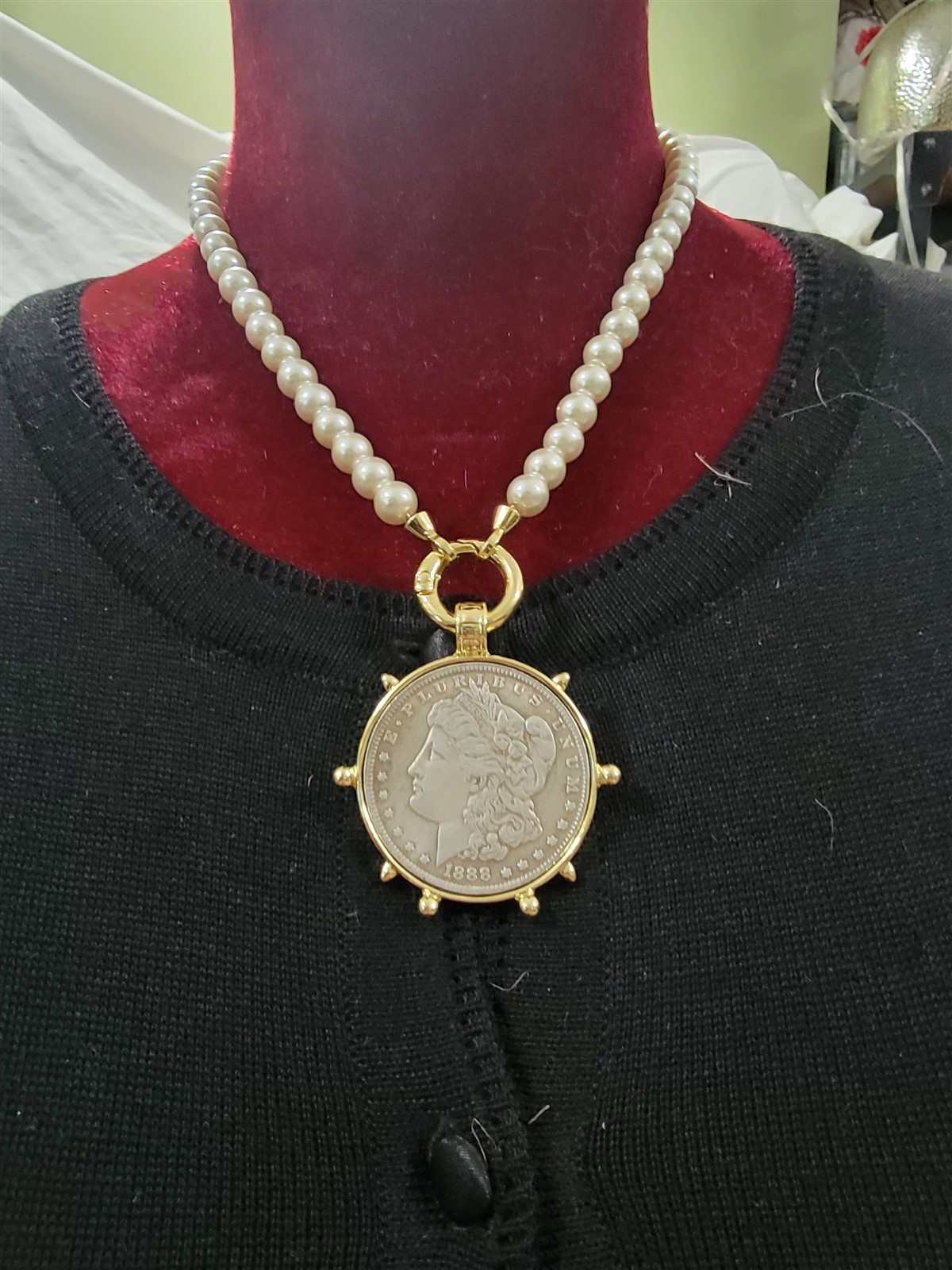 Victorian Trading Morgan Lady Liberty Silver Dollar Pearl Coin Necklace 30E