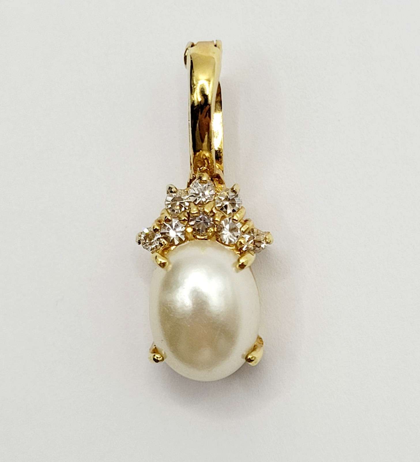 Faux Pearl Prong Set Crystal Rhinestone Crown Gold Tone Open Latch Bail Pendant