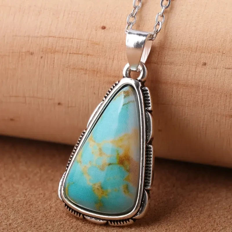Beautiful Ryan Turquoise Pendant & 18″ Necklace! FREE SHIPPING IN THE USA!