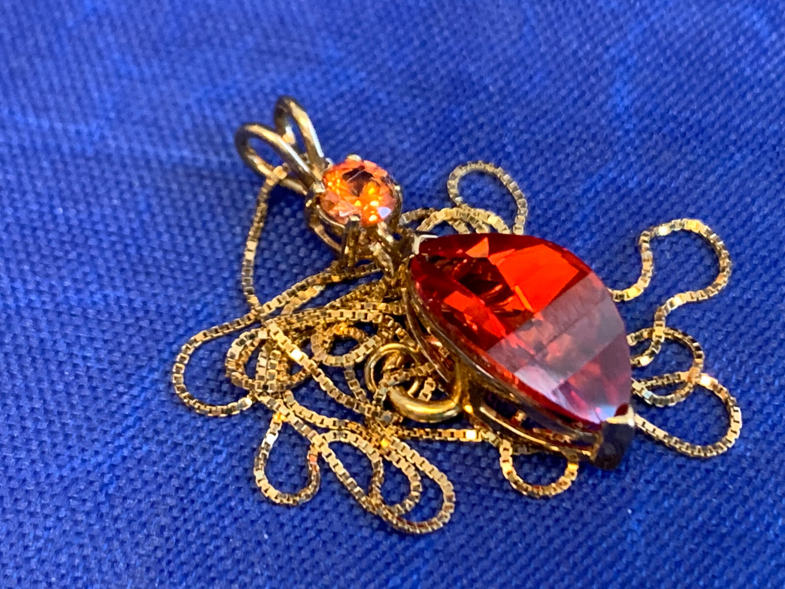 10K Yellow Gold Necklace 2.7g Jewelry 18″ Box Chain Curved Orange Stone *READ*