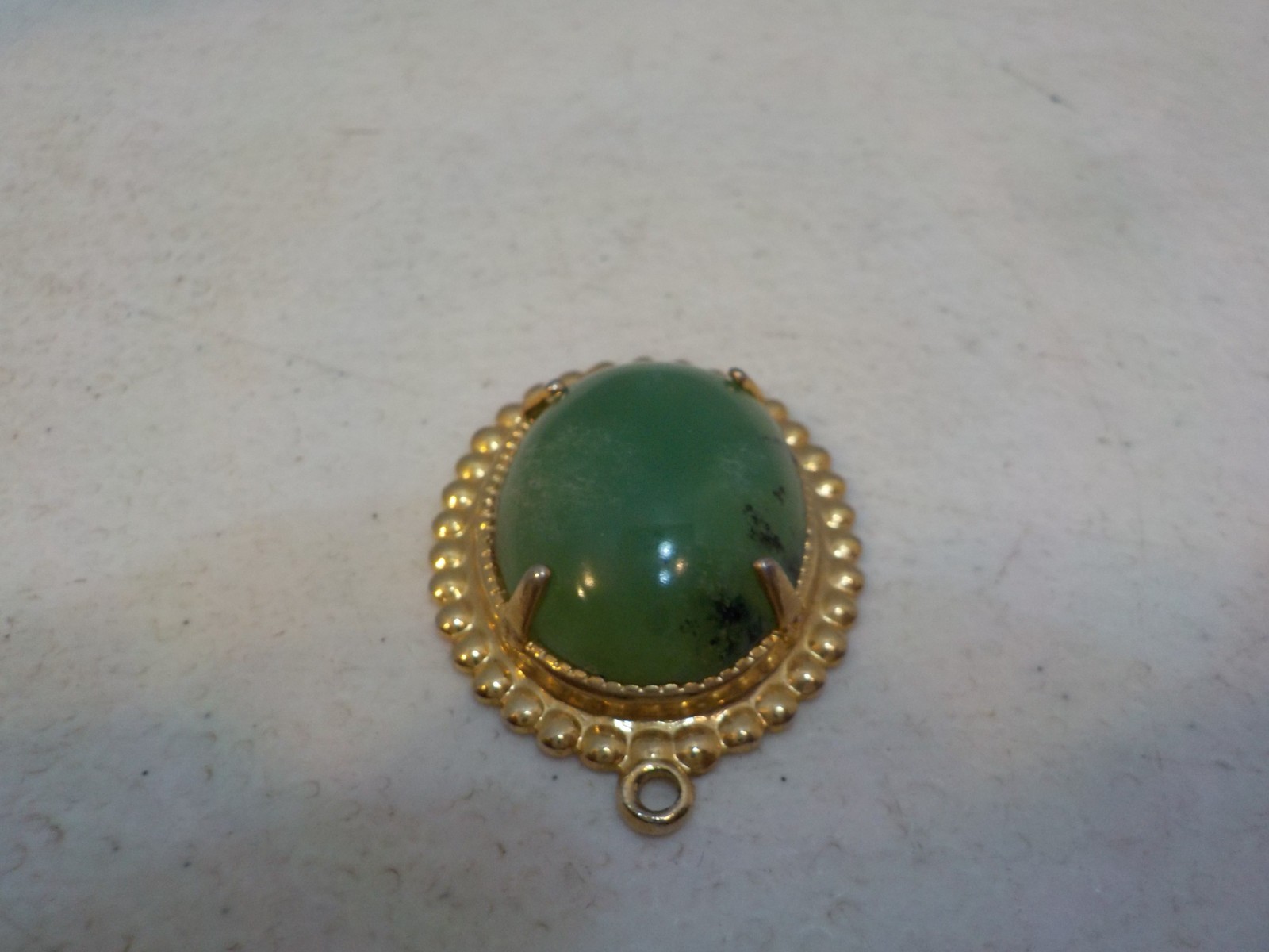 N A406 Faux Jade/Crystals Costume Jewelry Pendant lot