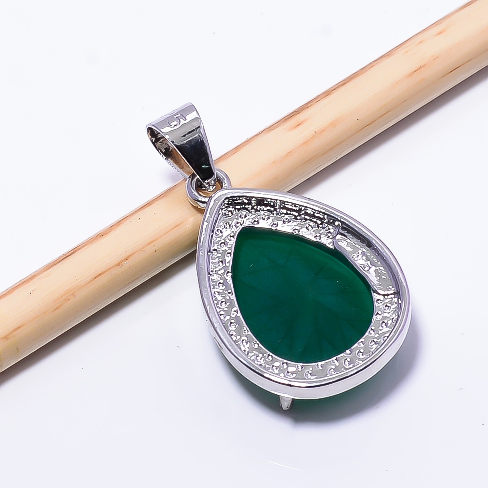 Emerald Simulated 925 Sterling Silver Jewelry Pendant 1.09″ P19 Gift for her