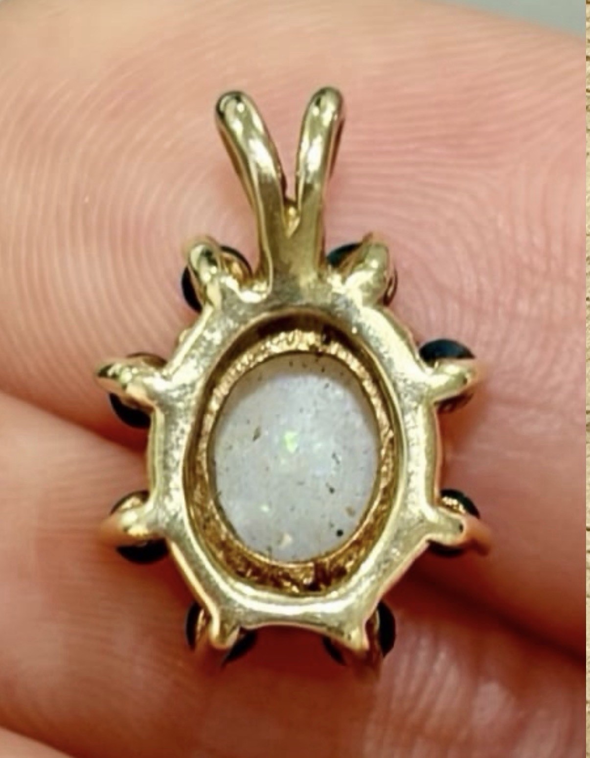 Vintage 10K Yellow Gold Round Round Opal & Blue Sapphire Halo Cluster Pendant