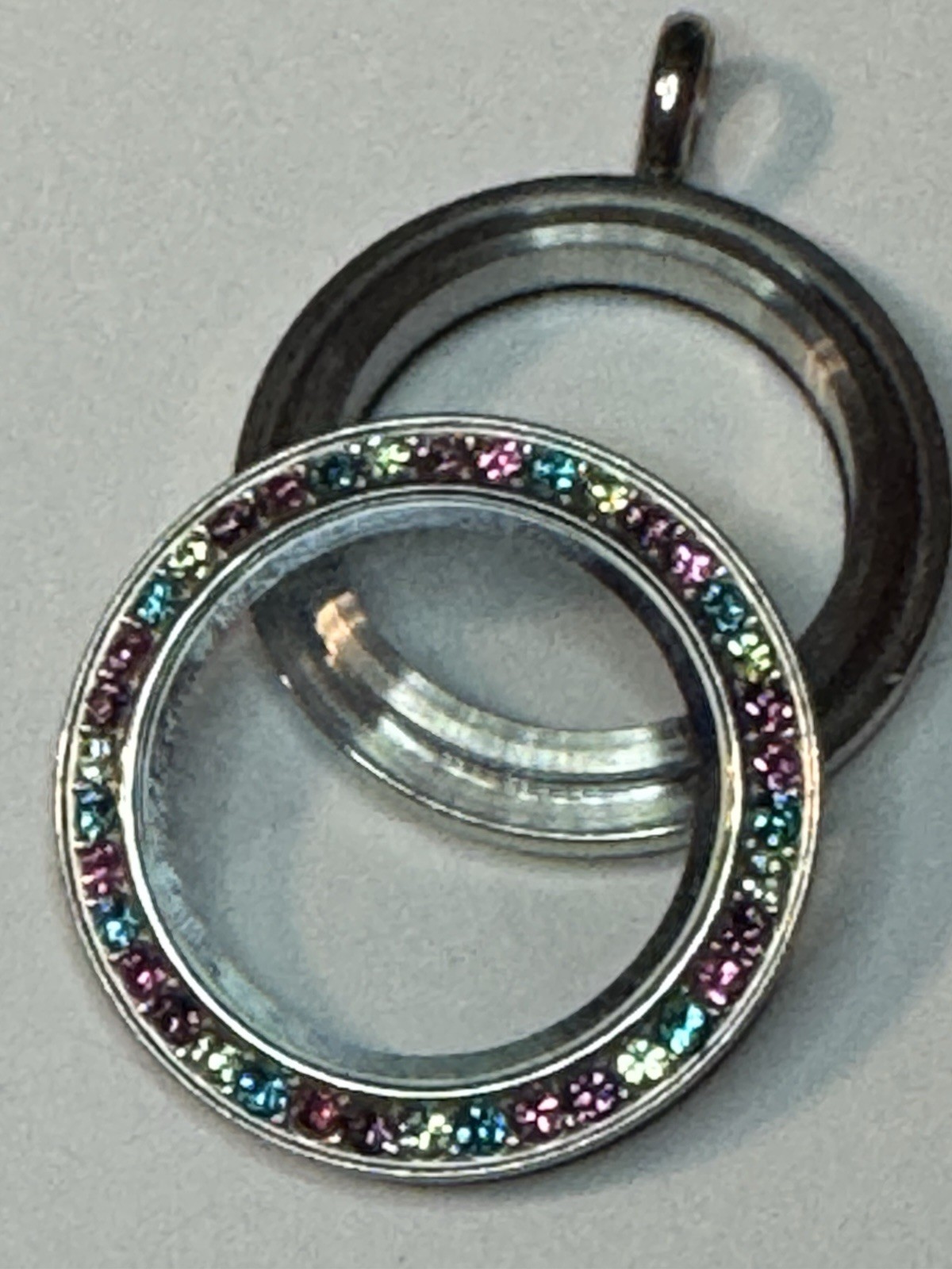 Origami Owl Medium Twist Locket – Silver Tone w/ Multi Color Swarovski Crystals