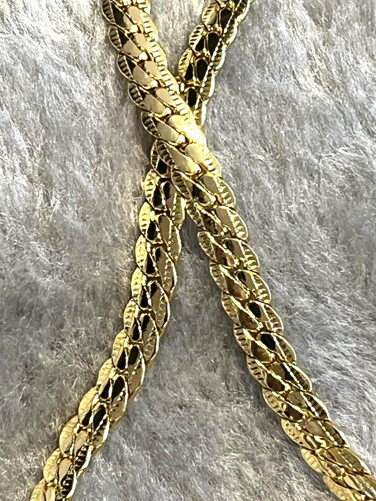 Super Nice 18K Gold Plated Sideways Chain 6mm Wide 20″ Long -Fast Free Shipping