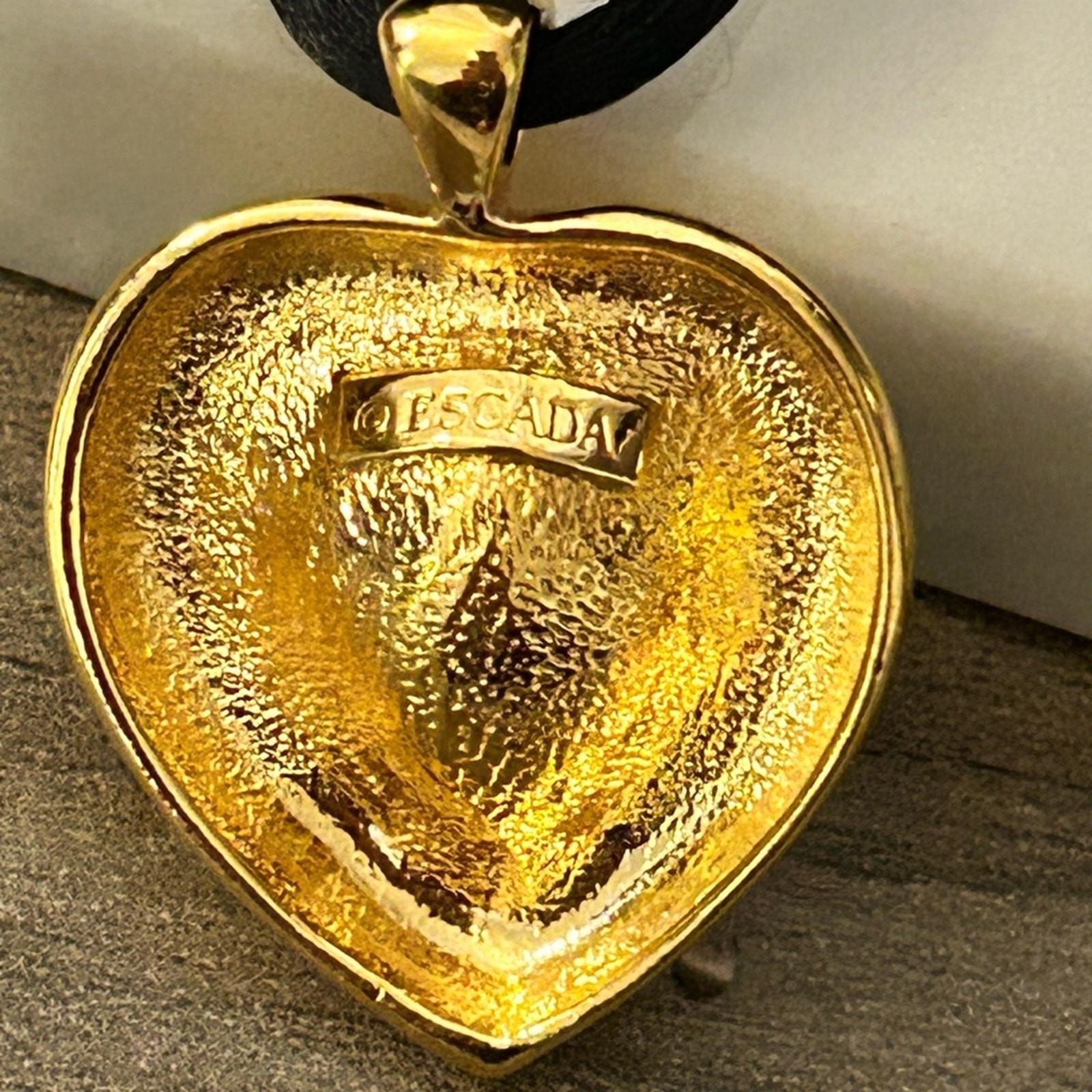 Rare Escada Modern Gold Plated Heart Crystal Pendant Necklace Black Cord #G016