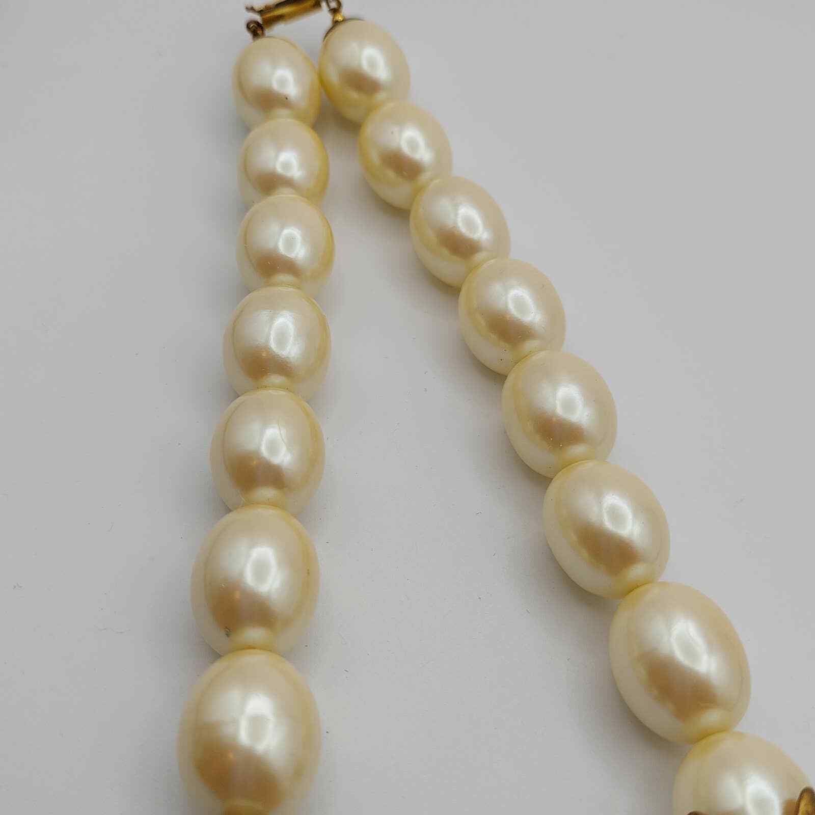 Chunky Egg Shape Faux Pearl 18″ Necklace Large Red Venetian Style Center Bead
