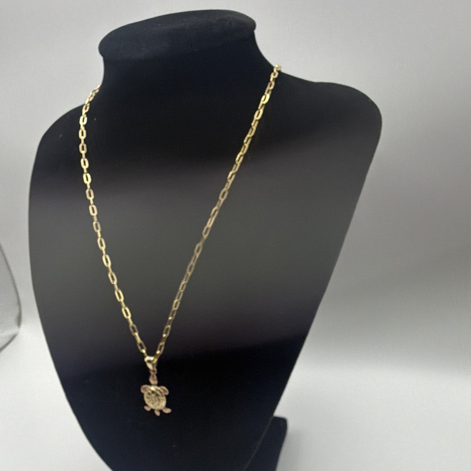14K Two-Tone Turtle Pendant & 10K Real Solid Gold 18″ 2.2mm Paperclip Chain