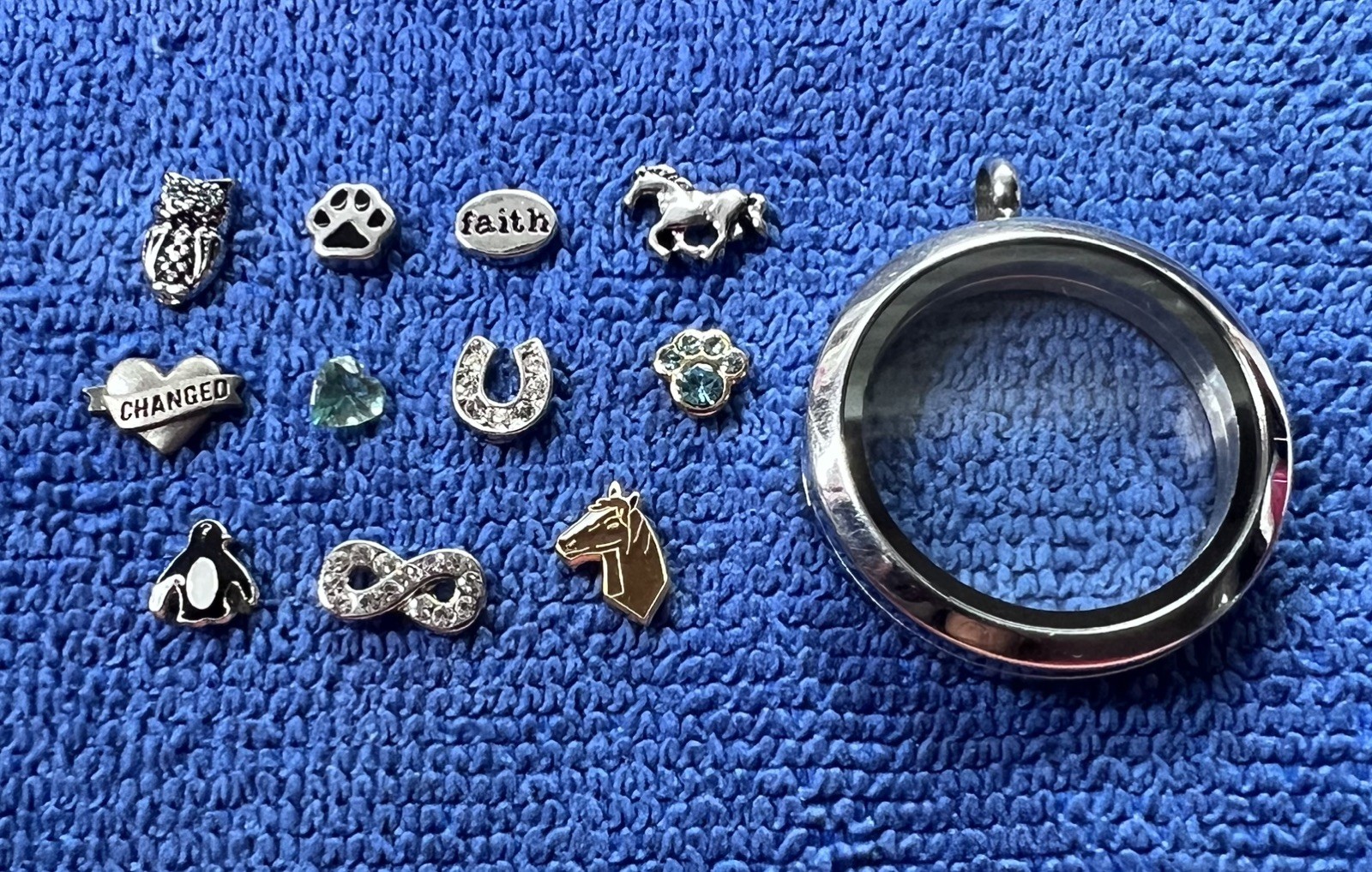 Origami Owl Living Locket Legacy Round Silver Hinged w/ Set of 11 Charms Lot
