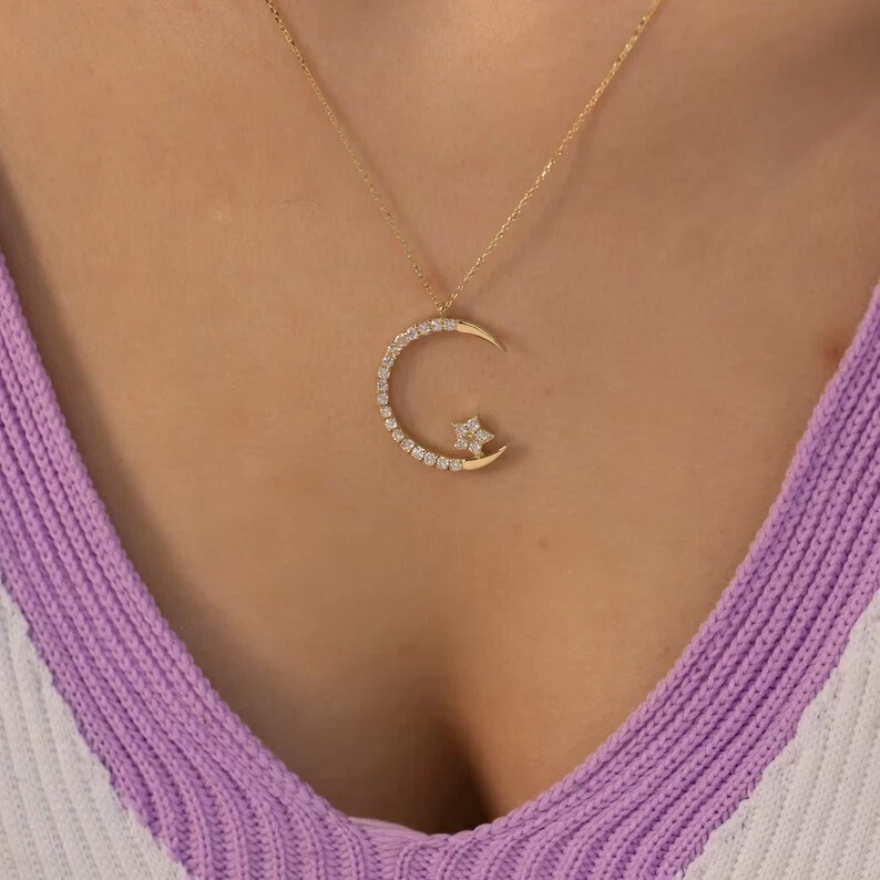Round Cut Simulated Diamond Beautiful Pendant With Chain 14k Yellow Gold Plated