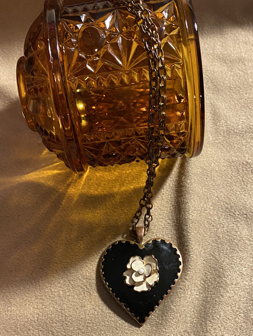 Modern Polymer Ceramic Necklace Heart Shape Black White Gold Paint Flower