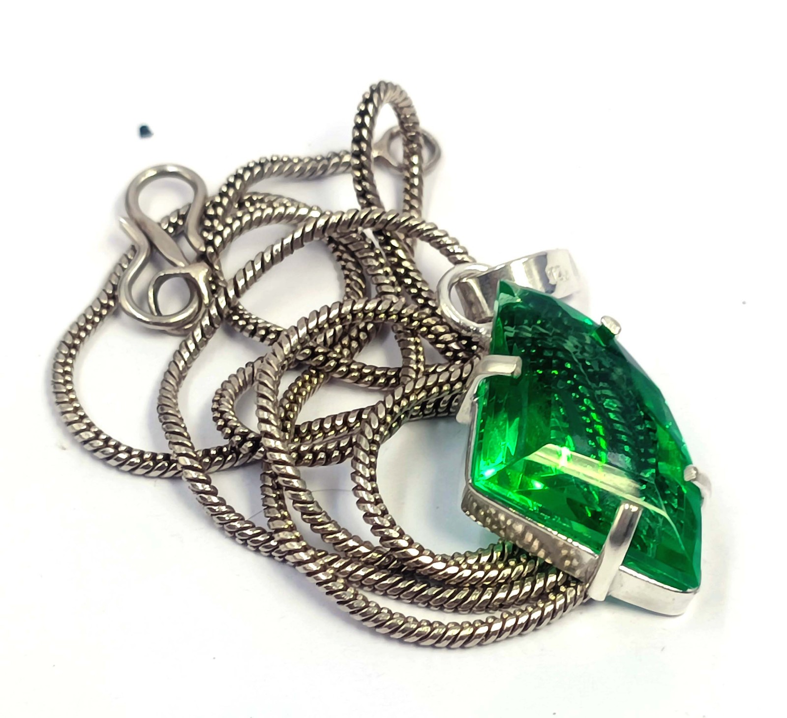 20 Ct Natural Green Emerald EGL Fancy Cut 925 Silver Pendant Free Chain 6FGT