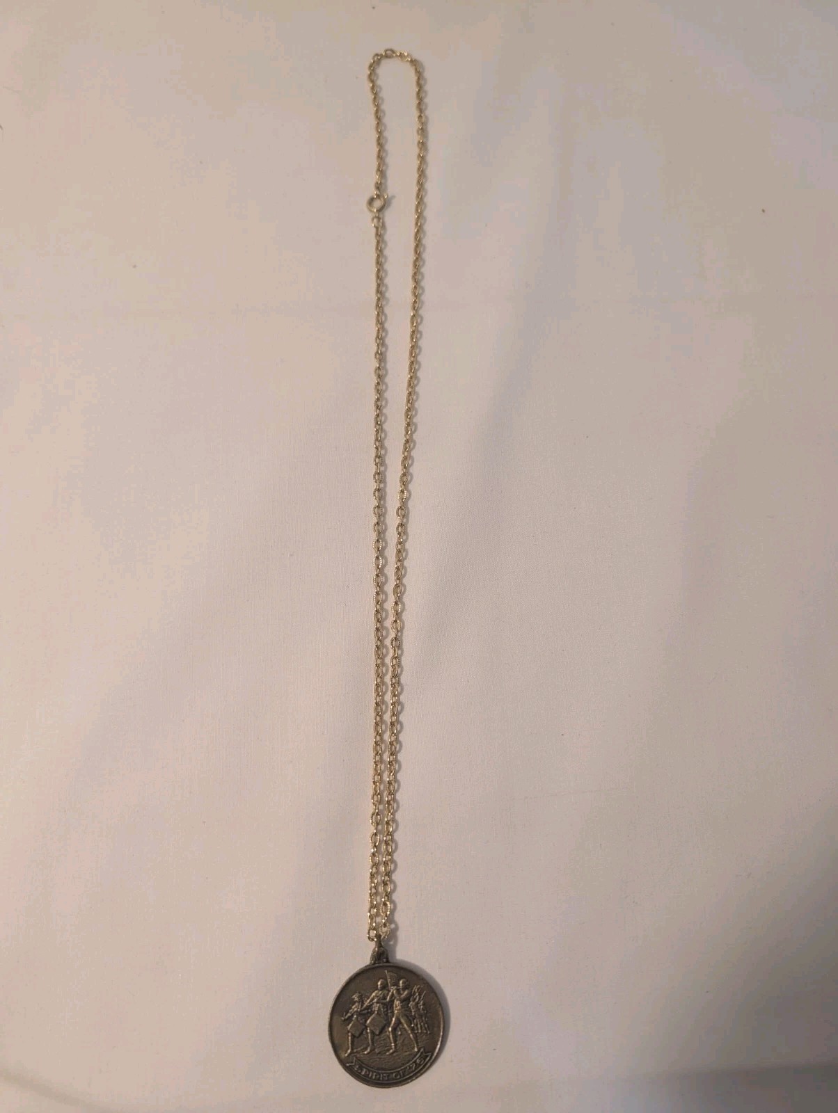 Vtg 1976 United States Of America Spirit Of 76 Cradle of Liberty Coin Pendant.