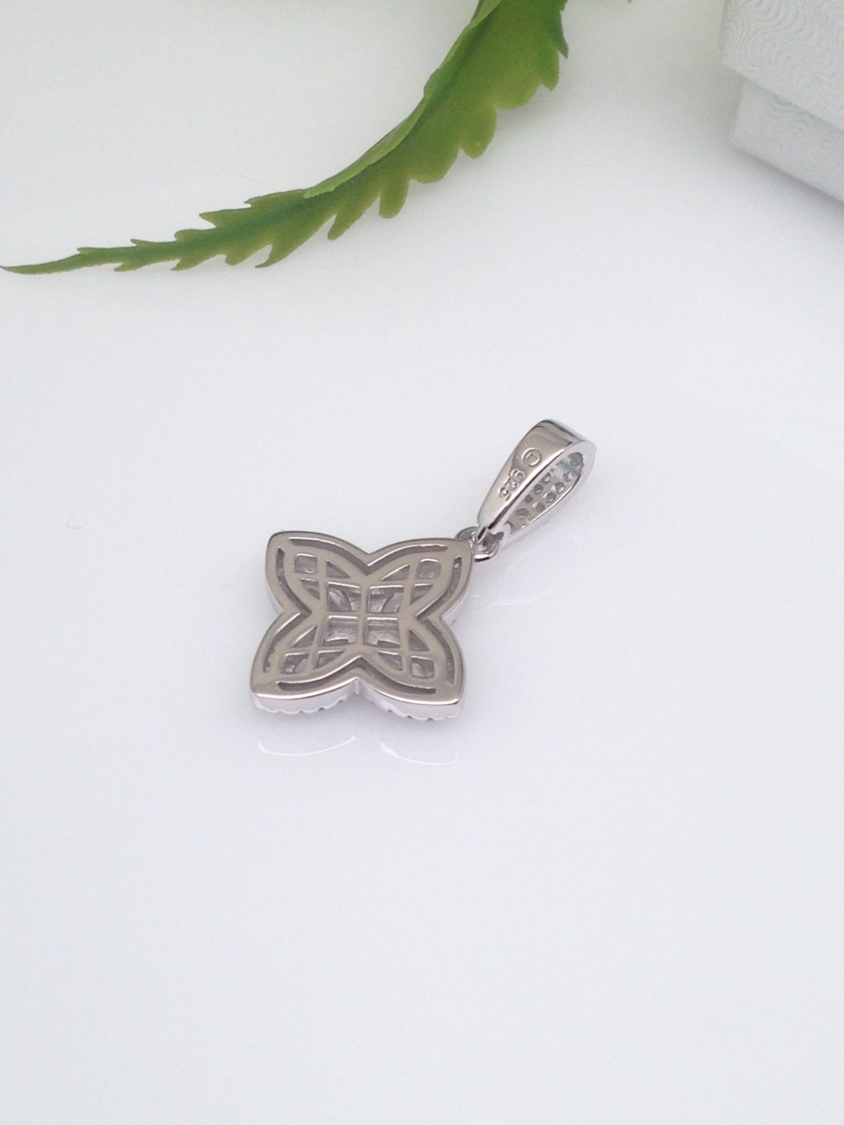 925 Sterling Silver CZ Four Leaf Clover Flower Pendant Women 17mm(0.67″)/28mm