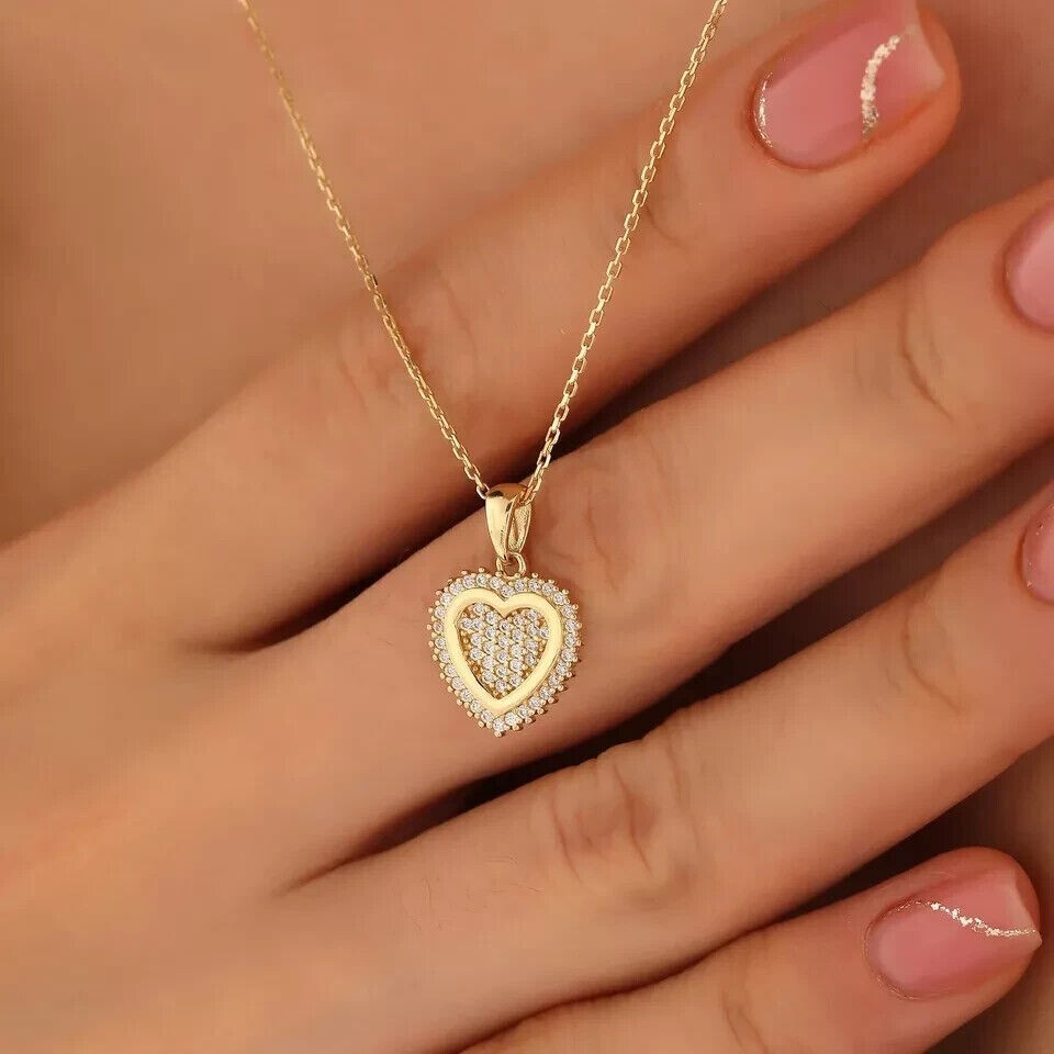 Round Simulated Diamond Women’s Gorgeous Heart Pendant In 14k Yellow Gold Plated