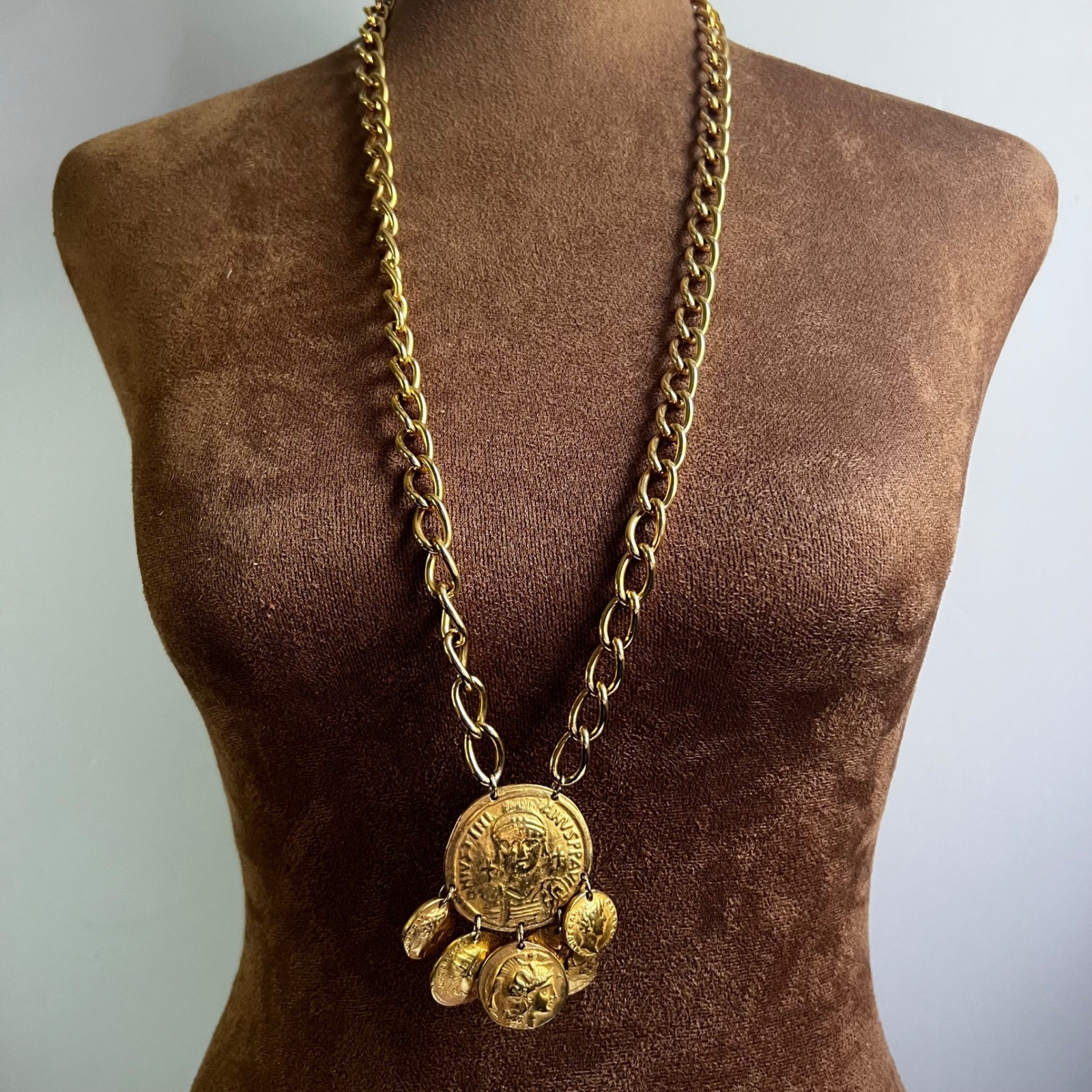 Gold Tone Roman Coin Medallion Chunky Curb Chain Necklace 30″ Dark Academia