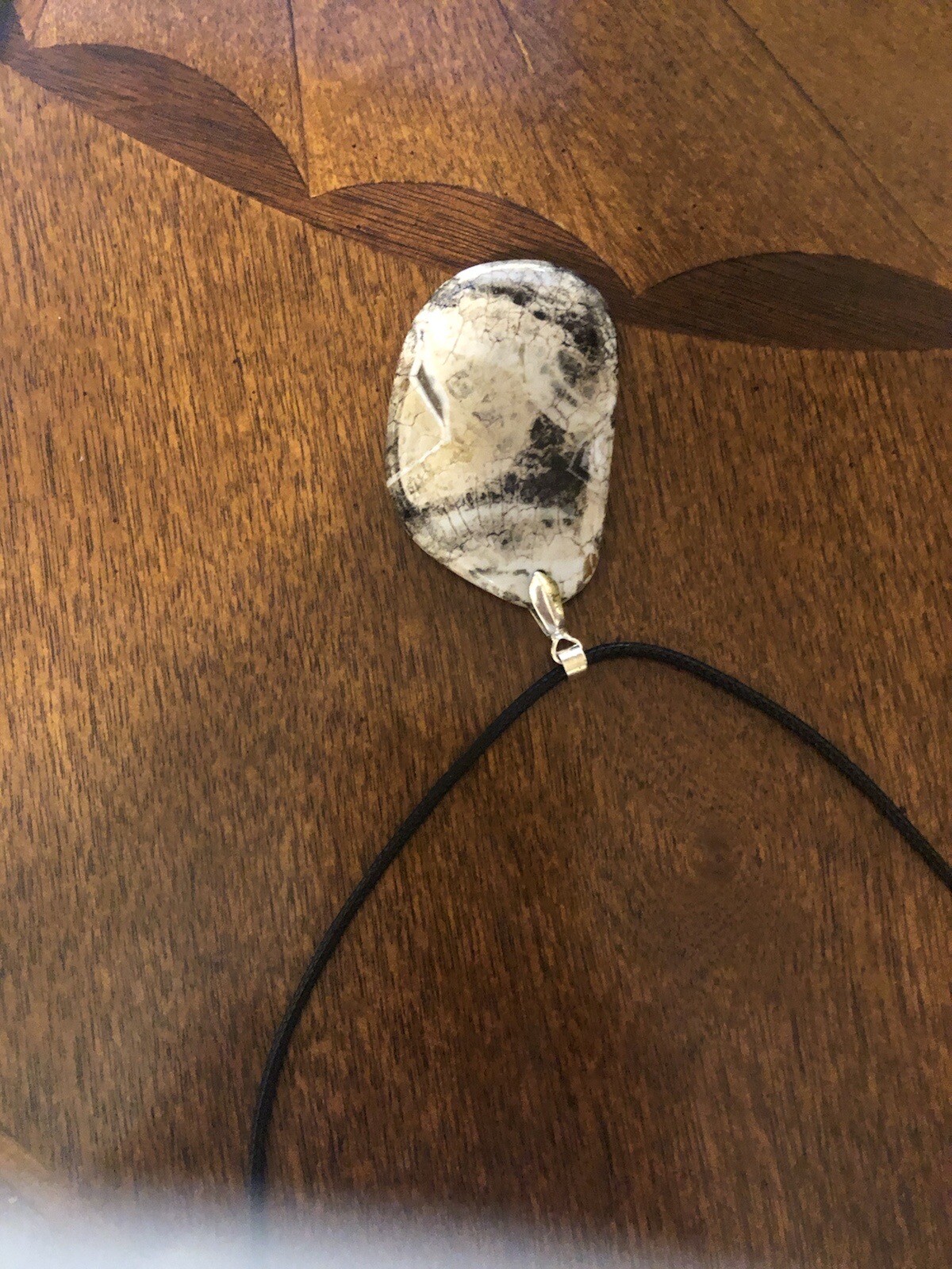 TALISMAN OF HOWLITE GORGEOUS PENDANT NECKLACE/FREE GIFT BOX