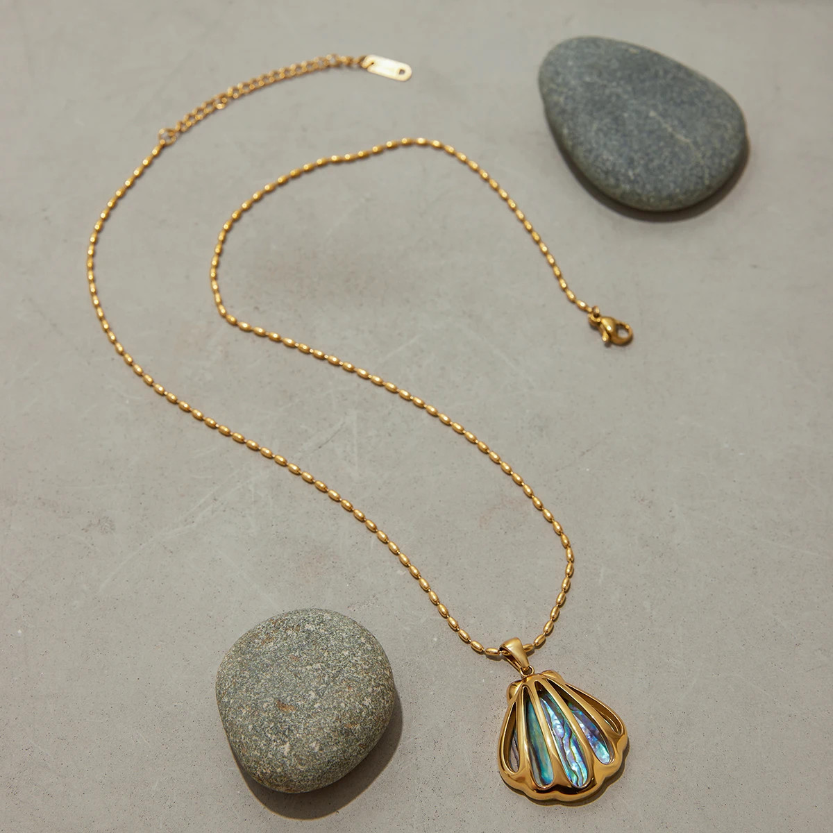 Color Shell Pendant Necklace Stainless Steel Ocean Beach Jewelry Women Necklace