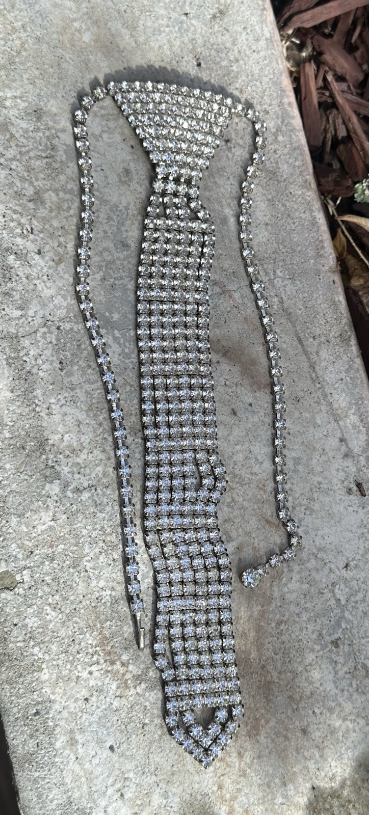 Vintage Tie Shape Rhinestones Necklace