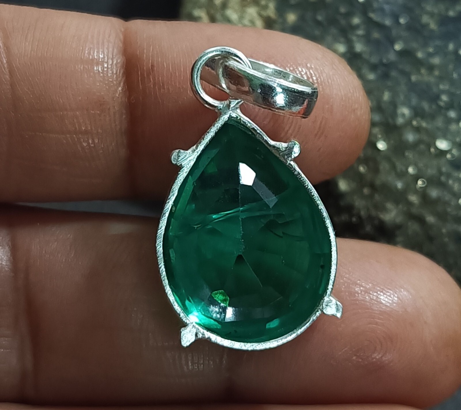 Certified 32.75 Ct Stunning Emerald 925 Solid Silver Pear Cut Pendant Gemstone