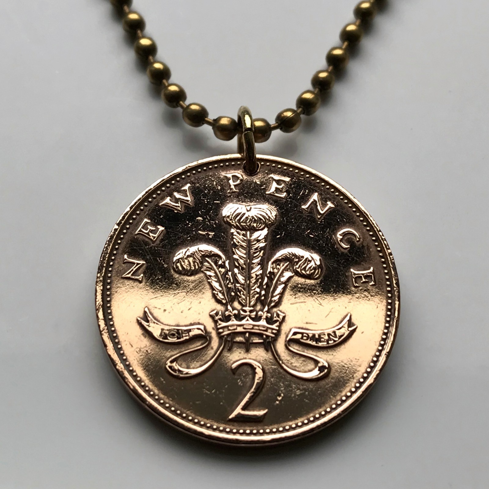 UK 2 Pence coin pendant Prince of Wales plume Welsh ostrich Cardiff Brit n000236